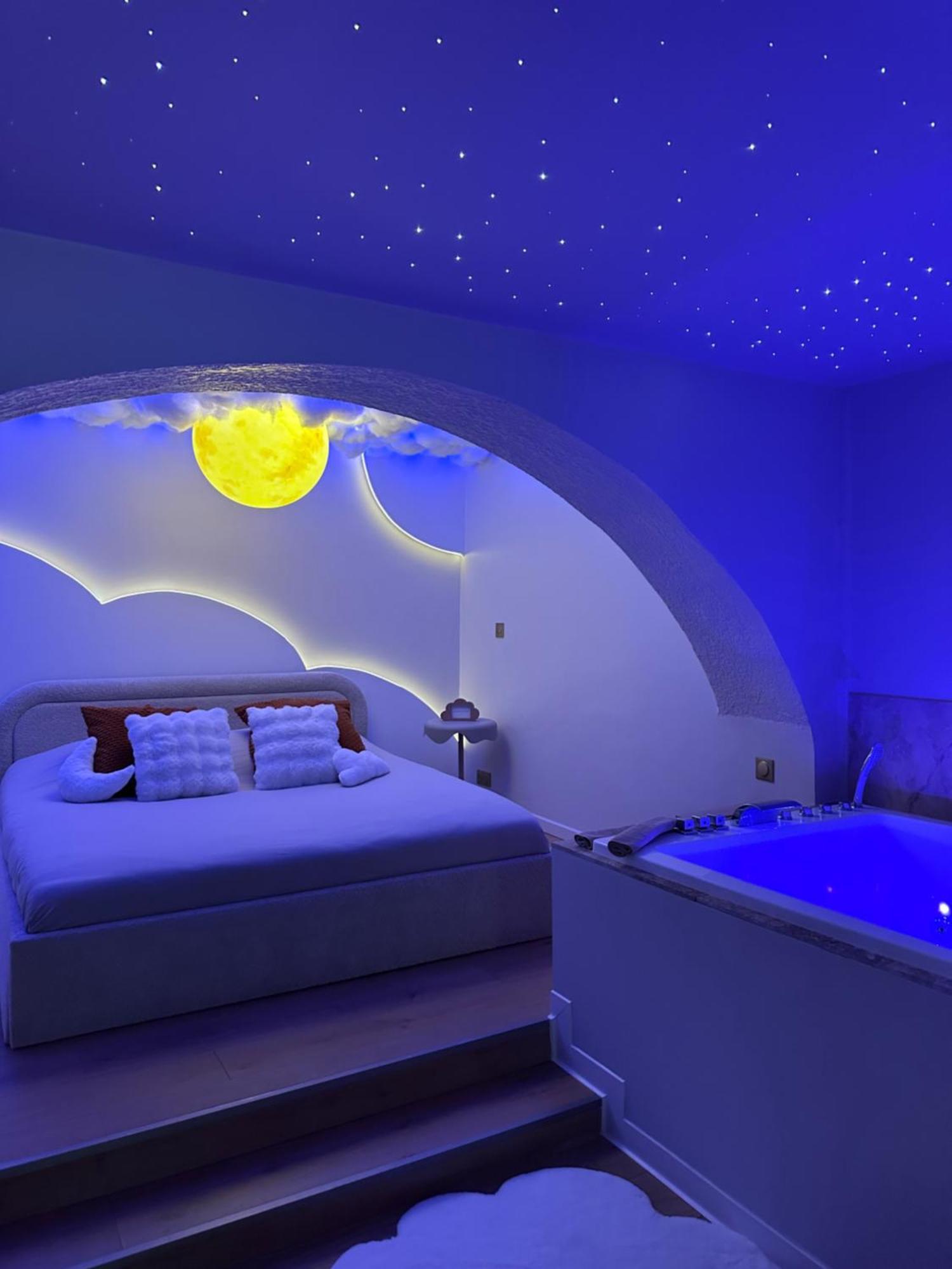 Moon Room, Nuit Insolite - Ollioules Toulon Var エクステリア 写真